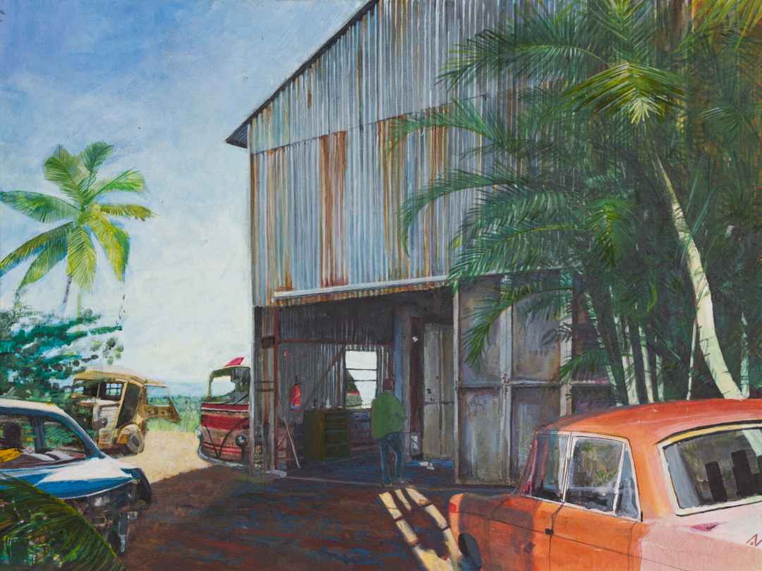 "La Casse" Un homme entre d'un grand hangar fait de tôles, au milieu de cadavres de voitures.