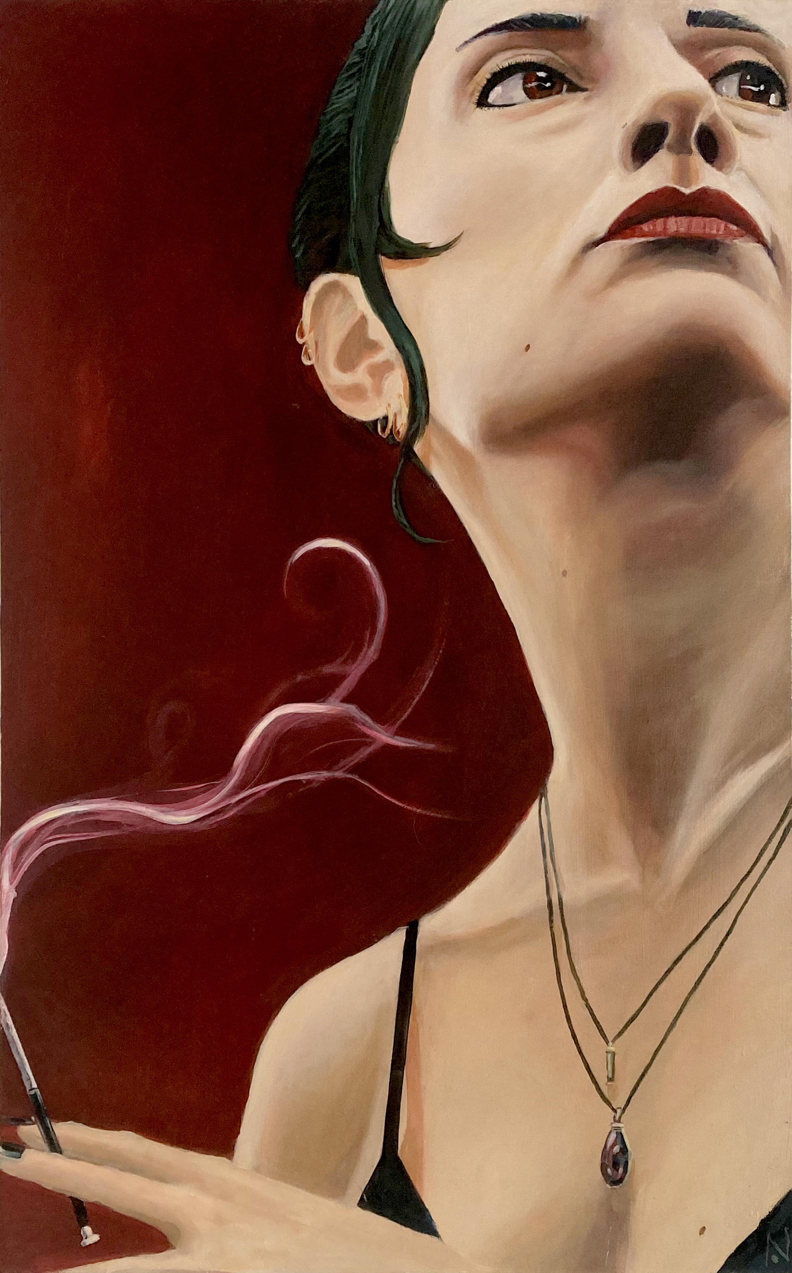 "Rouge " Portrait d'une femme sur fond rouge. Elle regarde au loin en fumant une cigarette.